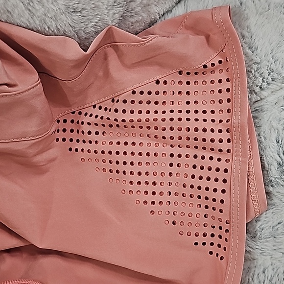 New Halara lined air-cooled shorts SIZE SM - Picture 4 of 8